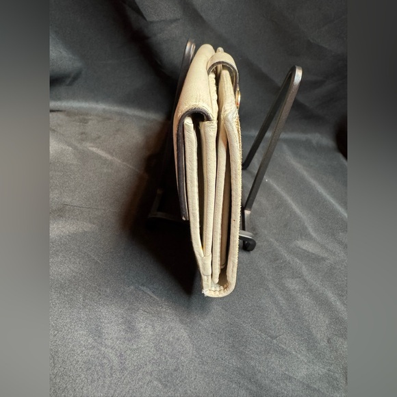 Gucci Tan and Brown GG Monogram Wallet - Picture 6 of 16